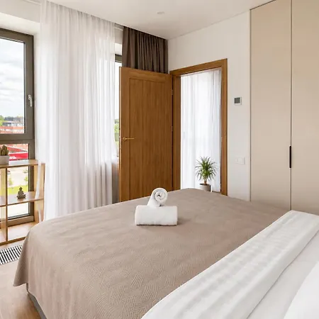Bright & Cozy With Ac And Balcony I Cohost Apartment *